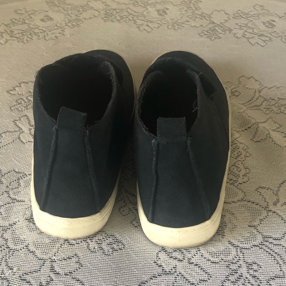 SHOES - Women's Dolce Vita blue suede high-top slip on shoes. Size 8 - Picture 7 of 14